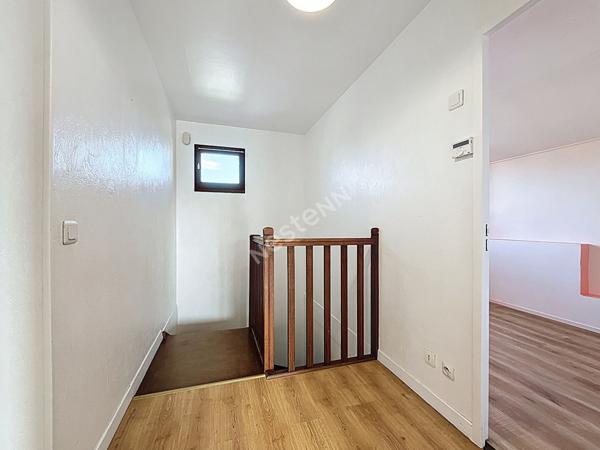 Annecy (Meythet) _ Appartement duplex 3/4 pièces de 70 m² au sol, avec jardin, cellier et garage à vendre