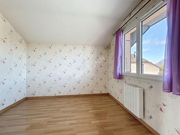 Annecy (Meythet) _ Appartement duplex 3/4 pièces de 70 m² au sol, avec jardin, cellier et garage à vendre