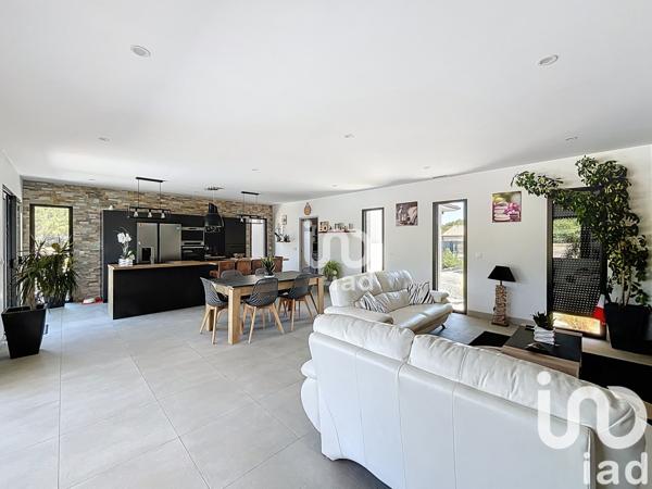 Maison à vendre 6 pièces 150 m² Lesparre-Médoc