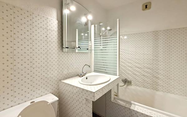 Appartement à vendre    2 pièces • 40,80 m2 Saint-Raphaël