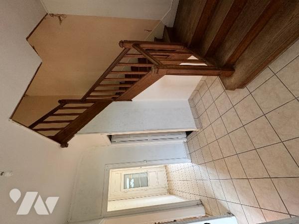 Maison d'habitation située à ALENCON (93m²) - 5 pièces avec terrain.