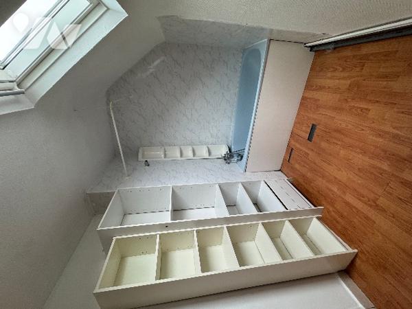 Maison d'habitation située à ALENCON (93m²) - 5 pièces avec terrain.