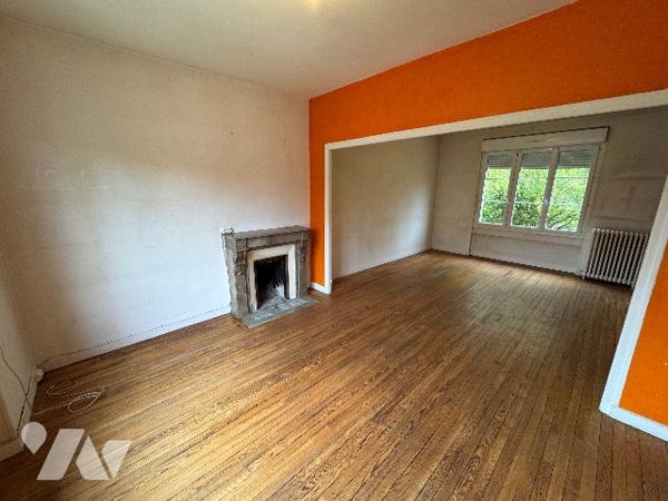 Maison d'habitation située à ALENCON (93m²) - 5 pièces avec terrain.