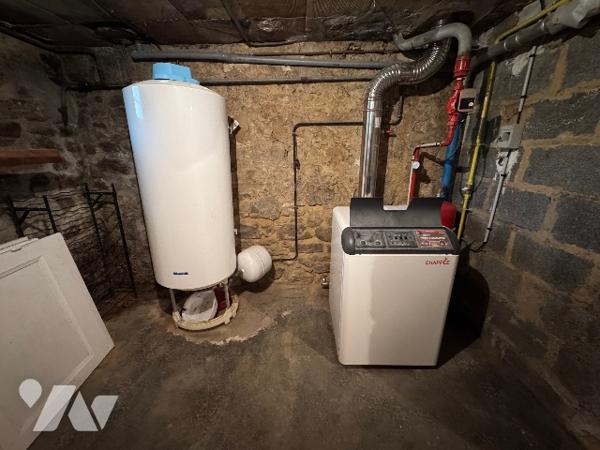 Maison d'habitation située à ALENCON (93m²) - 5 pièces avec terrain.