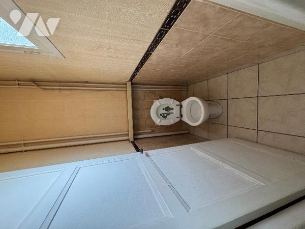 Maison d'habitation située à ALENCON (93m²) - 5 pièces avec terrain.