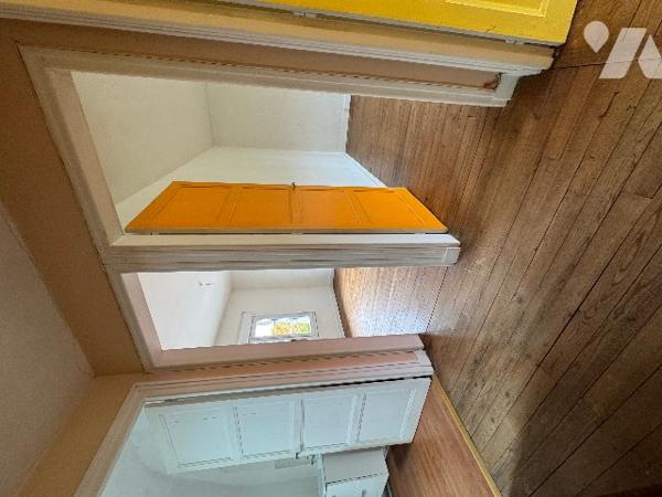 Maison d'habitation située à ALENCON (93m²) - 5 pièces avec terrain.