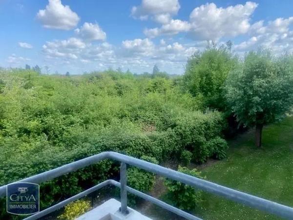 Appartement à louer 2 pièces 44.9m² Isbergues (62330)