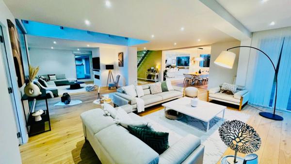 Propriété d’architecte de 285 m² sur parc paysager de 2900 m²