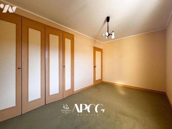 VILLA VUE SPLENDIDE AVEC PISCINE GARAGE CAVE ET TERRAIN NYONS 