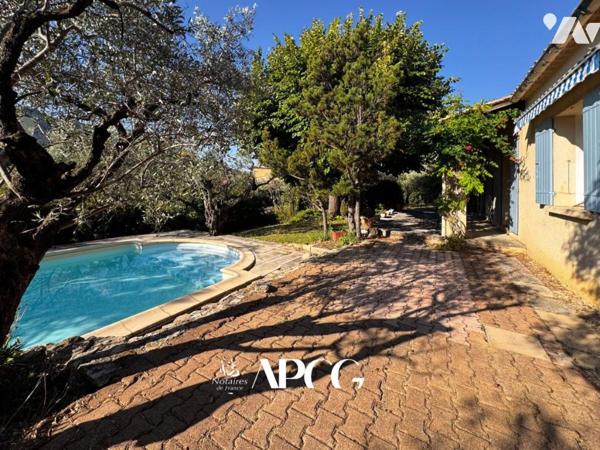 VILLA VUE SPLENDIDE AVEC PISCINE GARAGE CAVE ET TERRAIN NYONS 