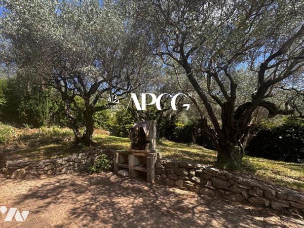 VILLA VUE SPLENDIDE AVEC PISCINE GARAGE CAVE ET TERRAIN NYONS 