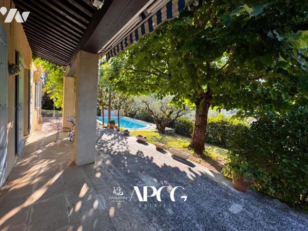 VILLA VUE SPLENDIDE AVEC PISCINE GARAGE CAVE ET TERRAIN NYONS 