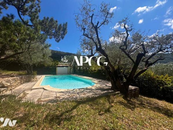 VILLA VUE SPLENDIDE AVEC PISCINE GARAGE CAVE ET TERRAIN NYONS 