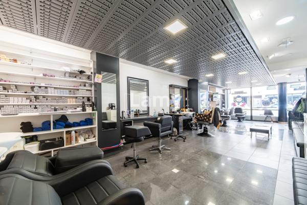 Rare - immeuble mixte monopropriété 5 307 €/mois saint-louis