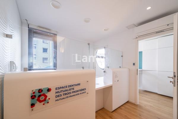Rare - immeuble mixte monopropriété 5 307 €/mois saint-louis