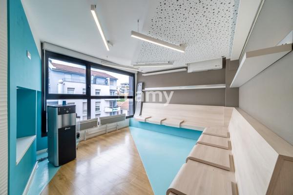 Rare - immeuble mixte monopropriété 5 307 €/mois saint-louis