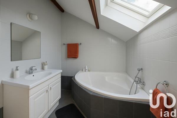 House for sale 5 rooms 103 m² Cherisy