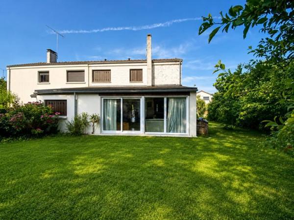 Maison 395 000 € Fontenay-le-Fleury 5 p 120 m² DPE E