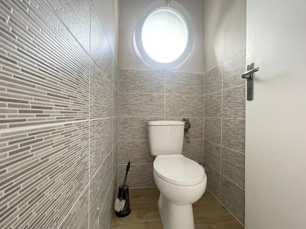 LORMONT - Maison 4 pièces 94 m2 - Non mitoyenne - Grand garage - Dépendance