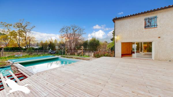 Maison à vendre |  Roquevaire |  6 pièces | 196 m²