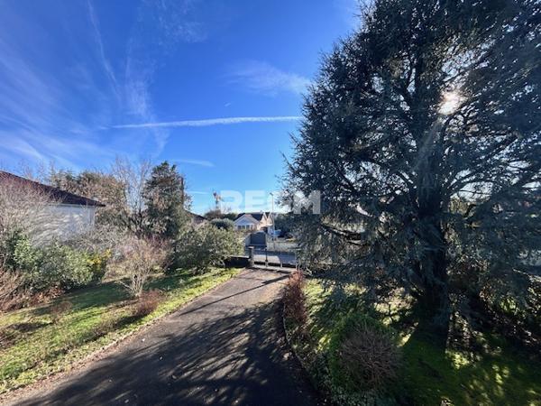 Lescar (64230) Maison de 167 m2 sur un terrain de 1000 m2 - Lescar-