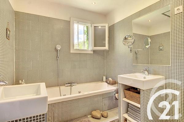 Maison à vendre  5 pièces - 94,74 m2 CHEVAL BLANC - 84