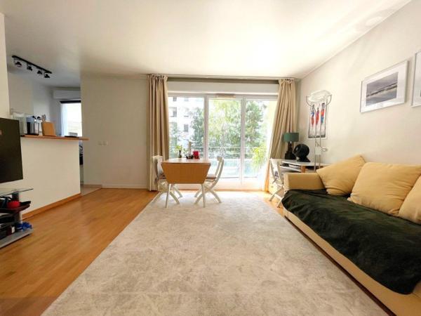 Vente / Appartement T2 à Courbevoie (92400)