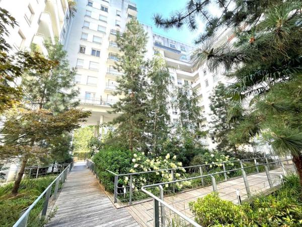 Vente / Appartement T2 à Courbevoie (92400)