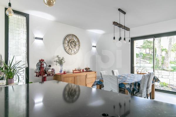 Maison à vendre    7 pièces • 300 m2 Chennevières-sur-Marne