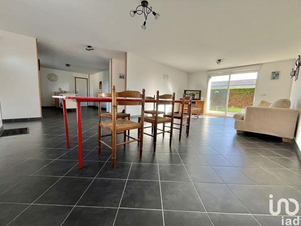 Maison 8 pièces de 161 m² à Créances (50710)