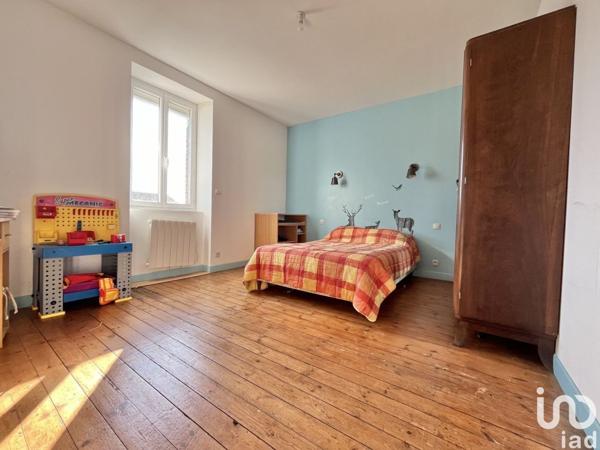 Maison 8 pièces de 161 m² à Créances (50710)