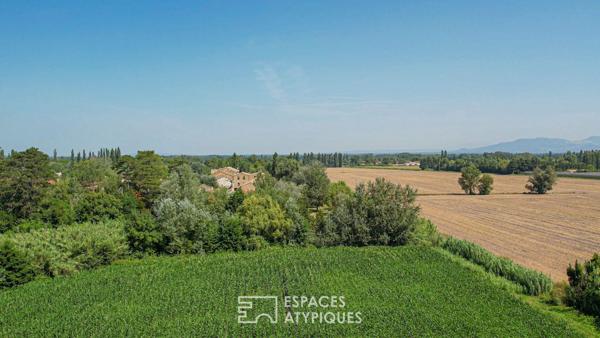 Espace polyvalent dans une ancienne manufacture en bord de Sorgue