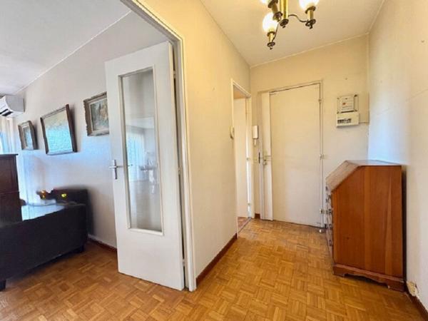 Appartement Marseille 5 pièce(s) 103 m² LE CORINTHE proche Castellane Parking en sus