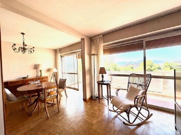 Appartement Marseille 5 pièce(s) 103 m² LE CORINTHE proche Castellane Parking en sus