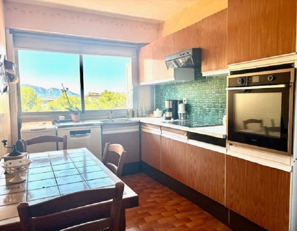 Appartement Marseille 5 pièce(s) 103 m² LE CORINTHE proche Castellane Parking en sus