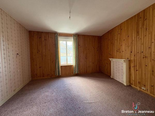 Immeuble à Saint Denis de Gastines