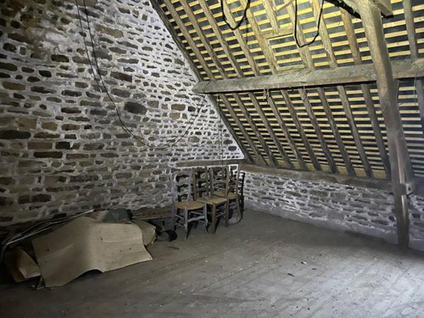 Immeuble à Saint Denis de Gastines