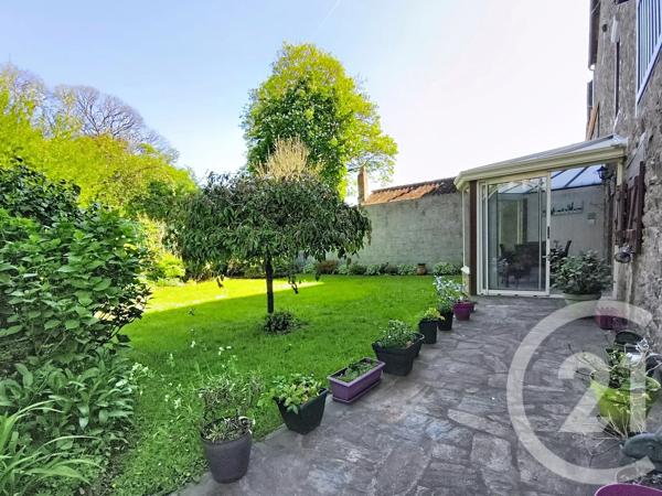 Maison à vendre  5 pièces - 141,75 m 2   CHATELAUDREN  - 22