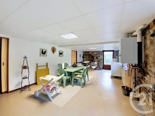 Maison à vendre  5 pièces - 141,75 m 2   CHATELAUDREN  - 22
