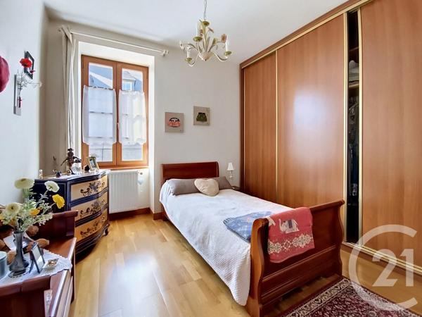 Maison à vendre  5 pièces - 141,75 m 2   CHATELAUDREN  - 22