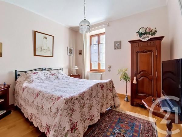 Maison à vendre  5 pièces - 141,75 m 2   CHATELAUDREN  - 22