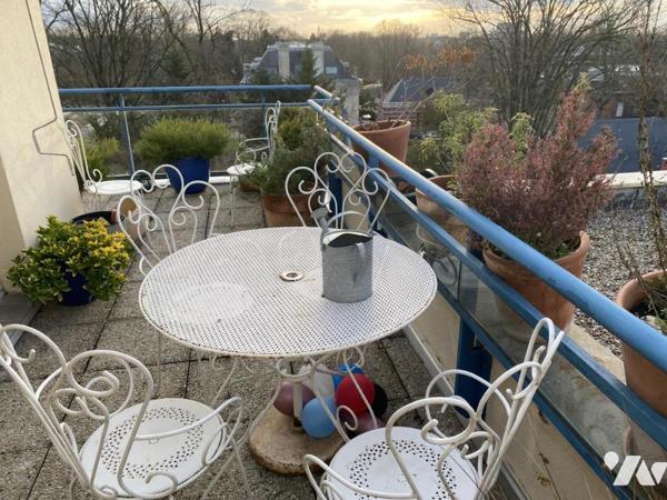 A VENDRE APPARTEMENT T4 AVEC TERRASSE GARAGE PARKING ET CAVE