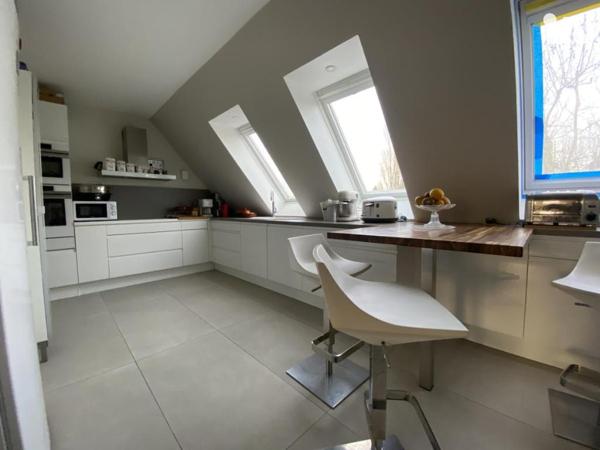 A VENDRE APPARTEMENT T4 AVEC TERRASSE GARAGE PARKING ET CAVE