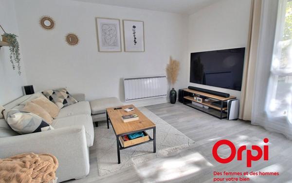 Appartement à vendre    3 pièces • 62,82 m2 Montigny-le-Bretonneux