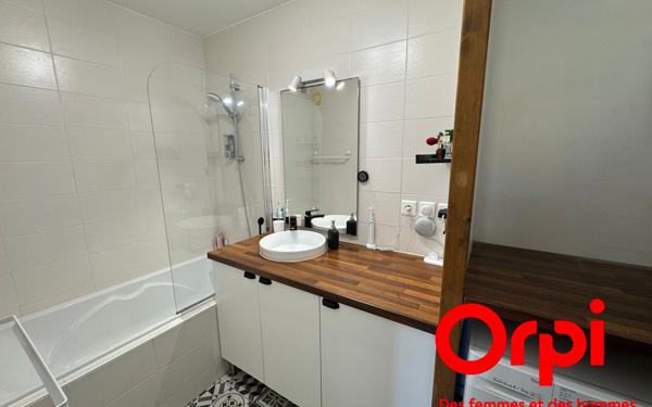 Appartement à vendre    3 pièces • 62,82 m2 Montigny-le-Bretonneux