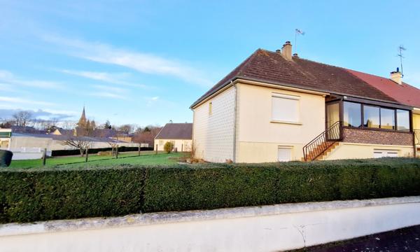 Exclusivité!!! Maison de village 5 pièces et d'environ 90 m², 3 chambres, sous sol complet 48 m²,jardin en plein cœur de Canisy