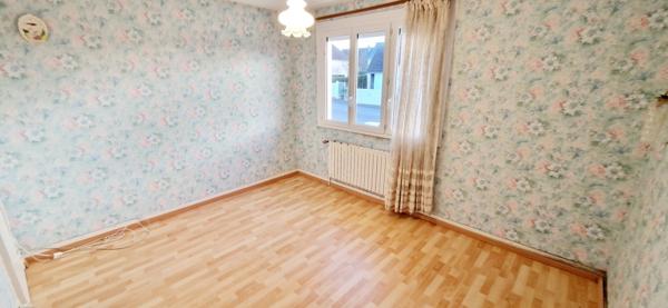 Exclusivité!!! Maison de village 5 pièces et d'environ 90 m², 3 chambres, sous sol complet 48 m²,jardin en plein cœur de Canisy