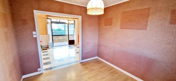 Exclusivité!!! Maison de village 5 pièces et d'environ 90 m², 3 chambres, sous sol complet 48 m²,jardin en plein cœur de Canisy