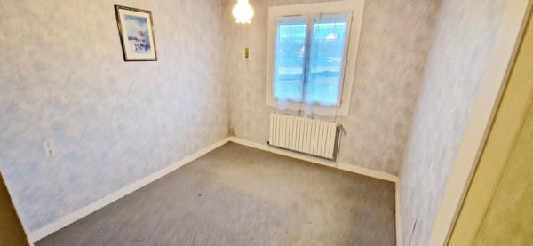 Exclusivité!!! Maison de village 5 pièces et d'environ 90 m², 3 chambres, sous sol complet 48 m²,jardin en plein cœur de Canisy