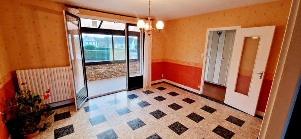 Exclusivité!!! Maison de village 5 pièces et d'environ 90 m², 3 chambres, sous sol complet 48 m²,jardin en plein cœur de Canisy